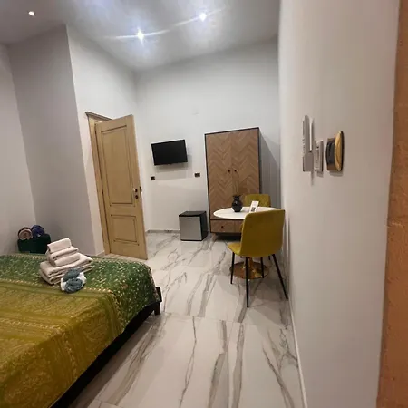 Handy Specus Pensión Bríndisi